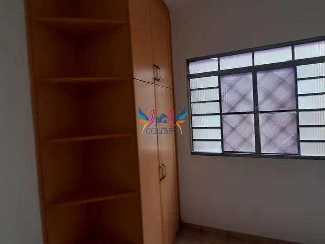 Imagem 2: Casa de esquina Casa com 4 dormitórios
