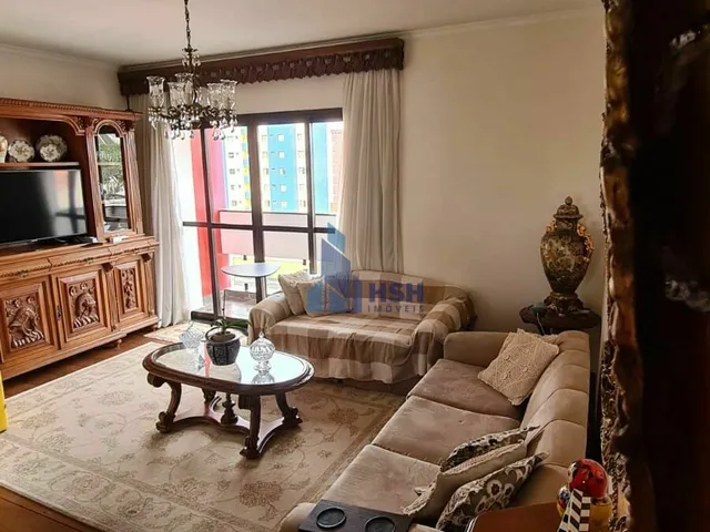 Imagem: O apartamento possui 4 Dormitórios, 1 Suíte, 3 Banheiros,