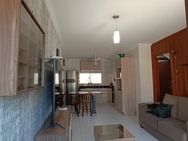 Imagem: Sobrado À Venda no Bairro Ingleses do Rio