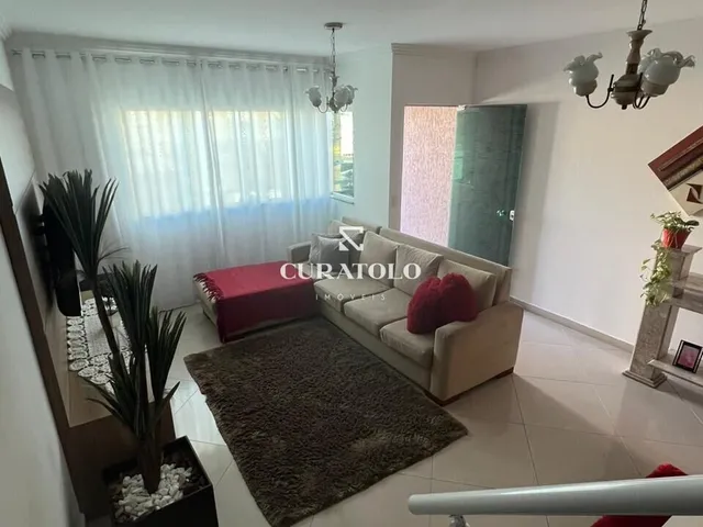 Imagem: A casa possui 3 Dormitórios, 1 Suíte, 4 Banheiros, 4