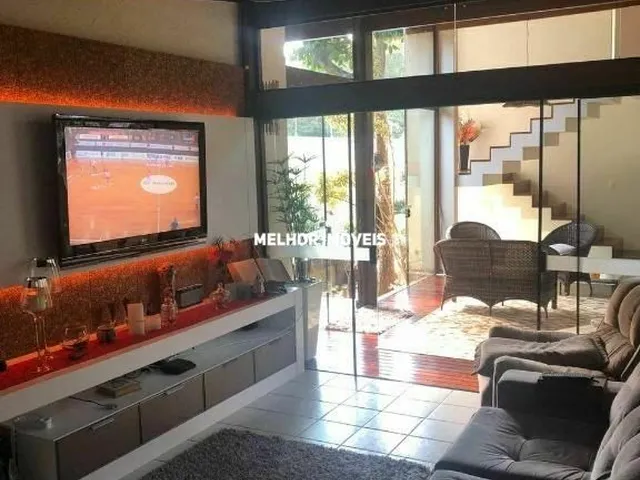 Imagem: Casa à Venda com 03 Dormitórios sendo