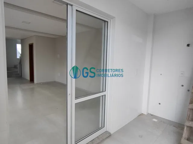 Imagem 6: Amplo sobrado com 03 quartos, sendo 01 suíte a 300m da Praia do Sonho em Palhoça - SC