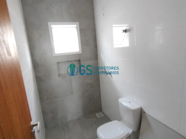 Imagem 9: Amplo sobrado com 03 quartos, sendo 01 suíte a 300m da Praia do Sonho em Palhoça - SC