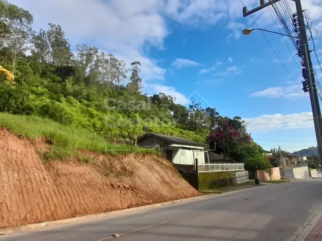 Imagem: AMPLO TERRENO DE 6.851m²
