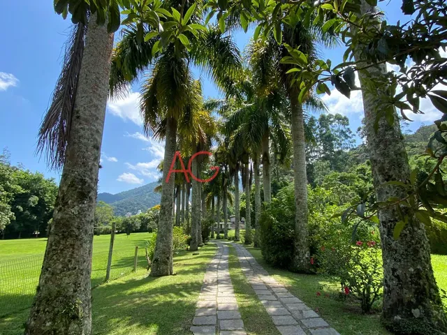 Imagem: Sitio ao Lado do Hotel Le Canton