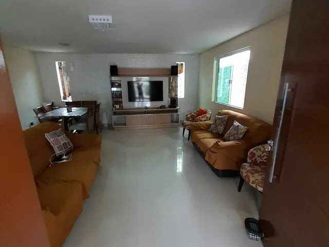 Imagem 2: Vendo Casa com 4/4, sendo 3 suítes completas com piscina particular, espaço gourmet em