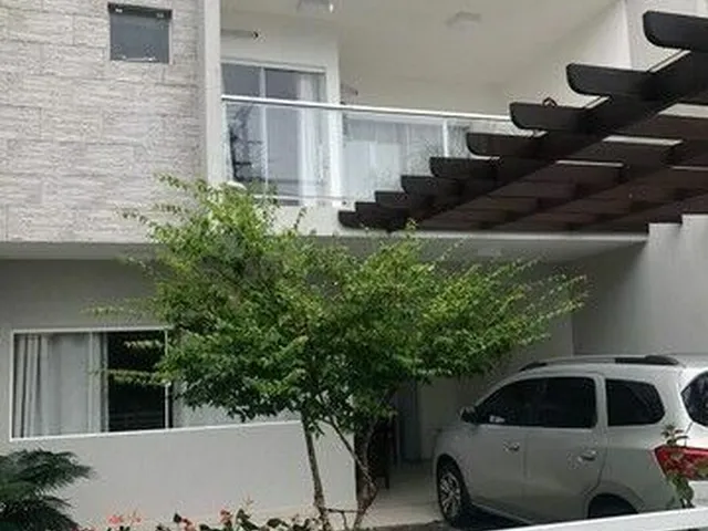 Imagem: Sobrado com Edícula e Piscina - Próximo