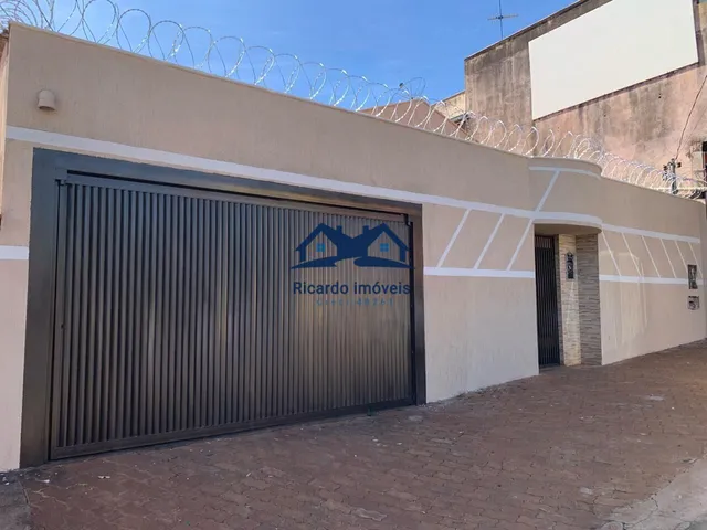 Imagem: Casa À Venda no Bairro Centro - Ituiutaba/Mg