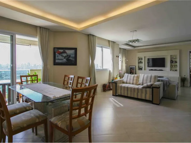 Imagem: O apartamento possui 3 Dormitórios, 1 Suíte, 5 Banheiros,