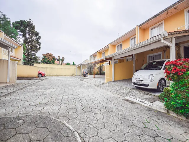 Imagem 2: Sobrado com 3 Qtos, Suíte e Churrasqueira em Condomínio Fechado no Uberaba