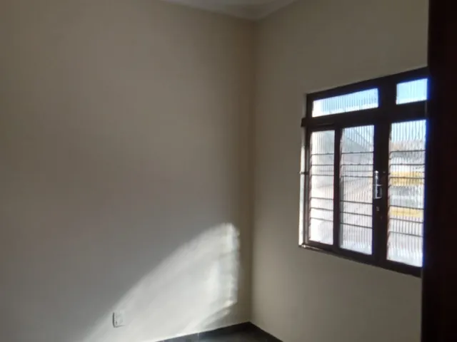 Imagem 4: Alugo Uma Ótima Casa no Bairro Avenida, Perto da Facesm. São 3 Quartos, Sala e Cozinha