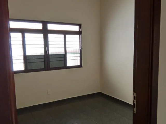 Imagem 7: Alugo Uma Ótima Casa no Bairro Avenida, Perto da Facesm. São 3 Quartos, Sala e Cozinha