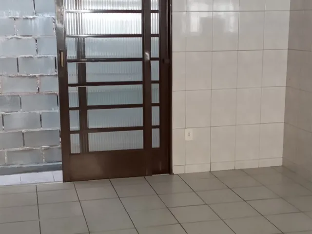 Imagem 5: Alugo Uma Ótima Casa no Bairro Avenida, Perto da Facesm. São 3 Quartos, Sala e Cozinha