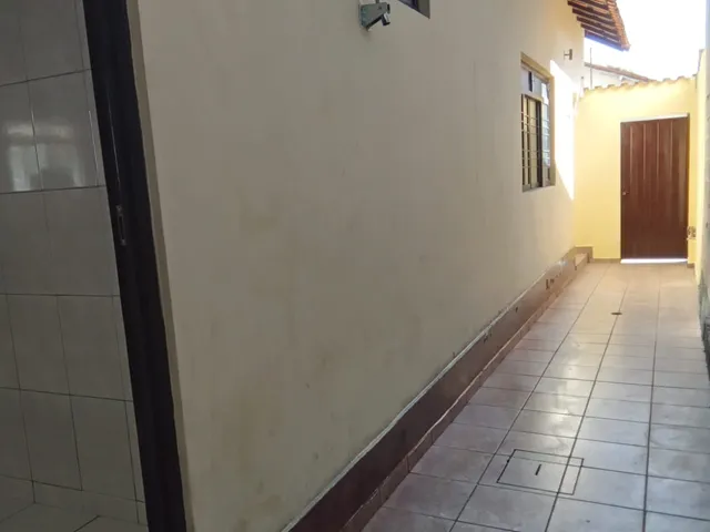 Imagem 2: Alugo Uma Ótima Casa no Bairro Avenida, Perto da Facesm. São 3 Quartos, Sala e Cozinha