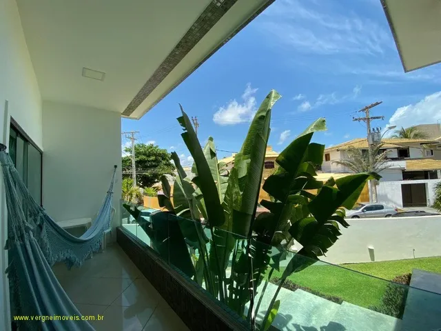 Imagem 6: Com ambientes amplos e modernos essa casa duplex vista mar com quatro suítes e espaço