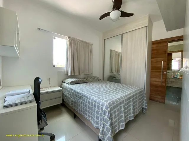 Imagem 3: Com ambientes amplos e modernos essa casa duplex vista mar com quatro suítes e espaço