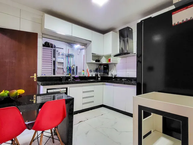 Imagem 3: Casa Modern, Dentro de Condominio,Com 4 Quartos, Piscina, Churrasqueira na Rua 3 de Vicent