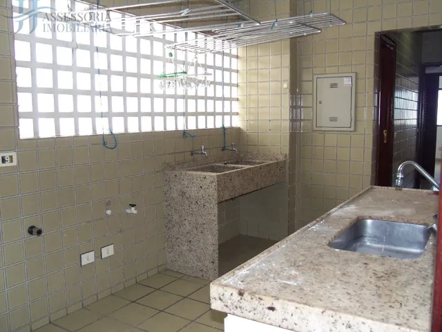 Imagem 4: Venda de apartamento no Candelária, com 4 suítes e com excelente visual da cidade