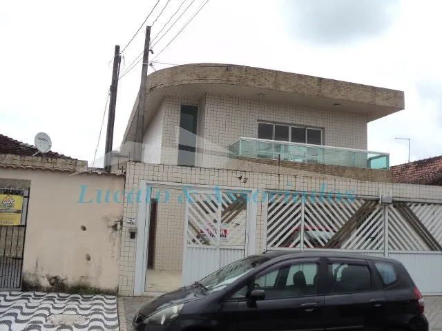 Imagem: A casa possui 2 Dormitórios, 1 Suíte, 2 Banheiros, 1 Vaga