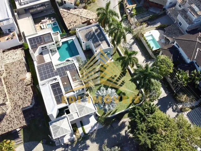 Imagem: A casa possui 5 Dormitórios, 5 Suítes, 3 Banheiros,