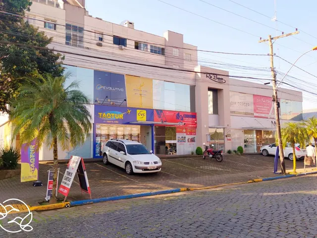 Imagem: Sala Comercial com 3 Dormitorio(S) Localizado(A)