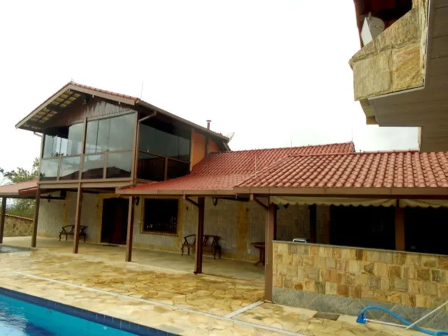 Imagem: Casa com 4 Suítes À Venda Golfe Teresópolis