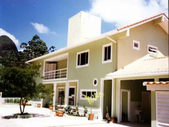 Imagem: Casa em Condomínio Fechado com Salão em