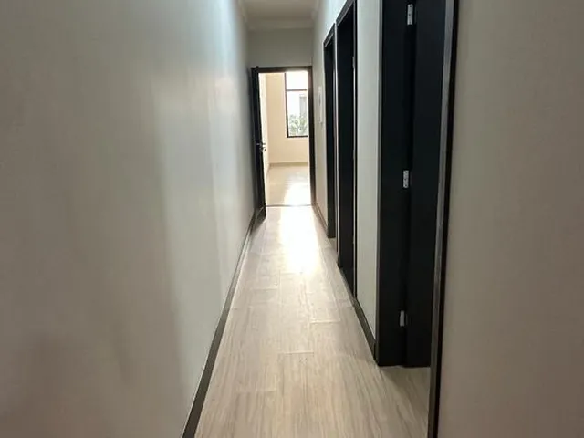 Imagem 4: Casa Moderna com Piscina no Jardim Munique