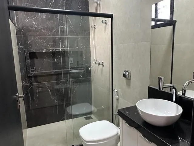 Imagem 2: Casa Moderna com Piscina no Jardim Munique