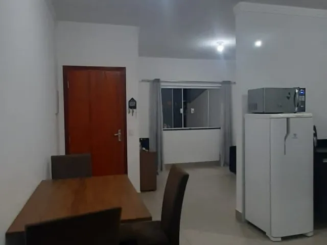 Imagem: A casa possui 3 Dormitórios, 1 Suíte, 2 Banheiros, 2