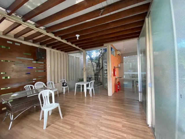 Imagem: Casa Térrea com Sobrado no Fundo