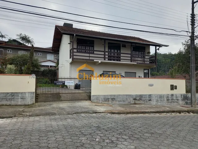 Imagem: Sobrado à venda no bairro Floresta, com