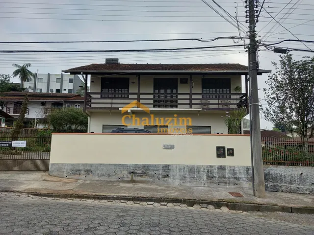 Imagem 2: Sobrado à venda no bairro Floresta, com 210 m2 de área Útil contendo duas amplas