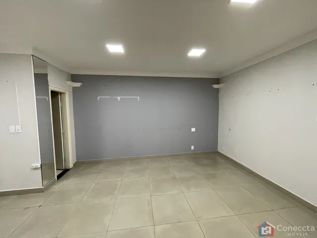 Imagem 2: Galeria Cristina - Loja Comercial à Venda no Centro de Patos de Minas – Galeria