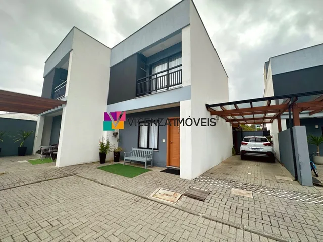 Imagem: A casa em condomínio possui 2 Dormitórios, 2 Suítes, 2