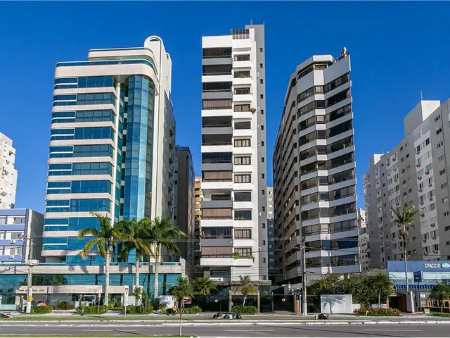 Imagem 2: Apartamento com 4 Quartos, 244,27M², À Venda em Florianópolis, Centro
