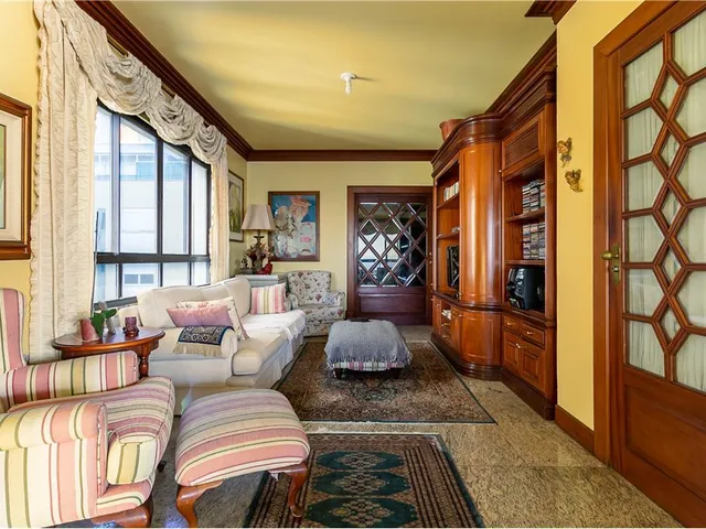 Imagem 11: Apartamento com 4 Quartos, 244,27M², À Venda em Florianópolis, Centro