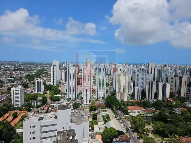 Imagem: O apartamento possui 3 Dormitórios, 2 Suítes, 1 Banheiro,