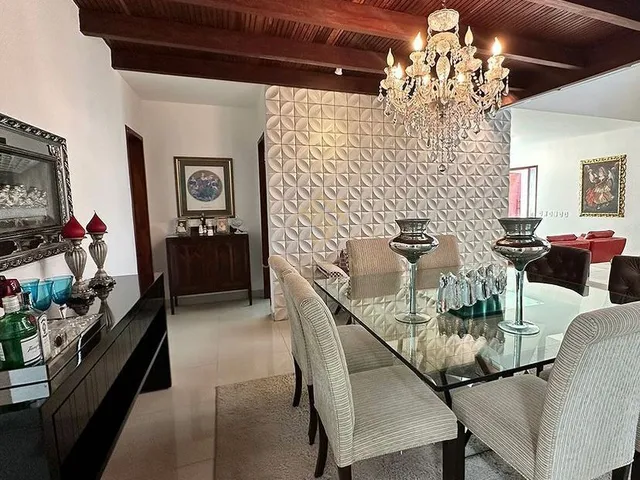 Imagem: Casa Alto Padrão com Piscina no bairro