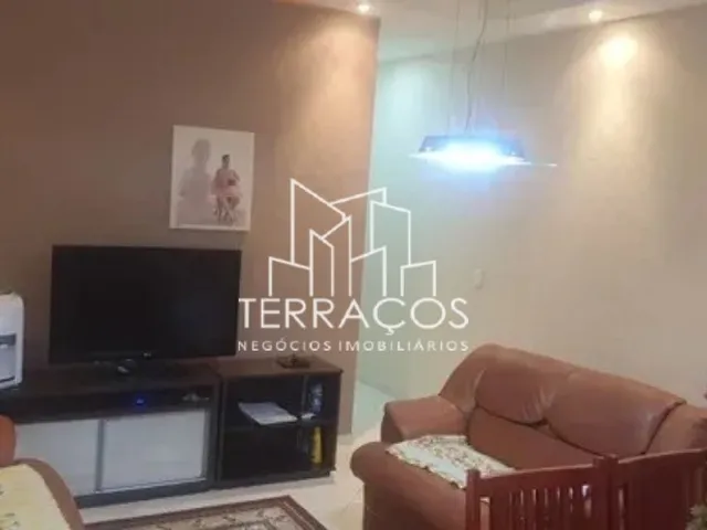 Imagem: A casa possui 3 Dormitórios, 1 Suíte, 3 Banheiros, 3