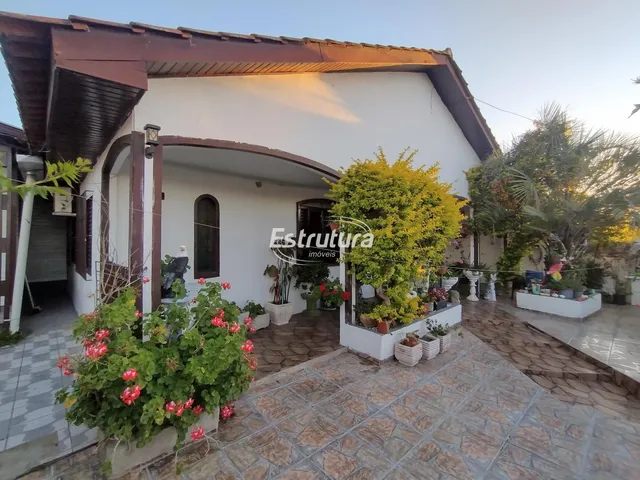 Imagem: Linda Casa na Tancredo Neves com Chalé