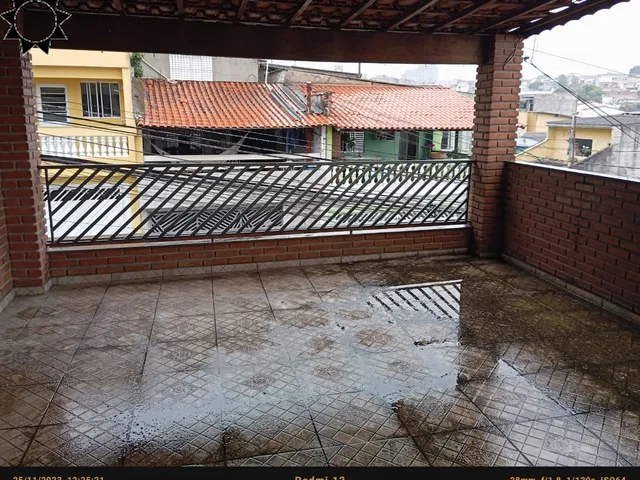 Imagem: A casa possui 3 Dormitórios, 1 Suíte, 3 Banheiros, 2