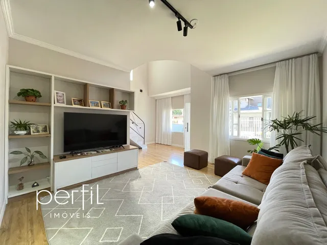 Imagem 9: Casa à venda com 01 suíte e 02 dormitórios, 260m2 de área total, averbada, piscina e