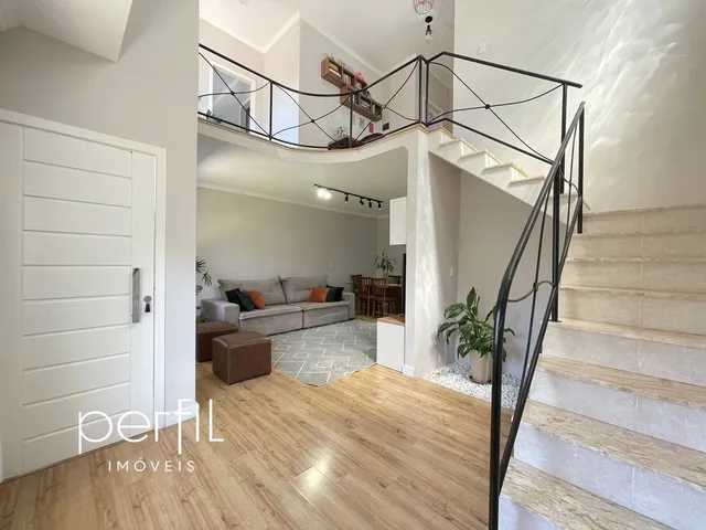 Imagem 2: Casa à venda com 01 suíte e 02 dormitórios, 260m2 de área total, averbada, piscina e