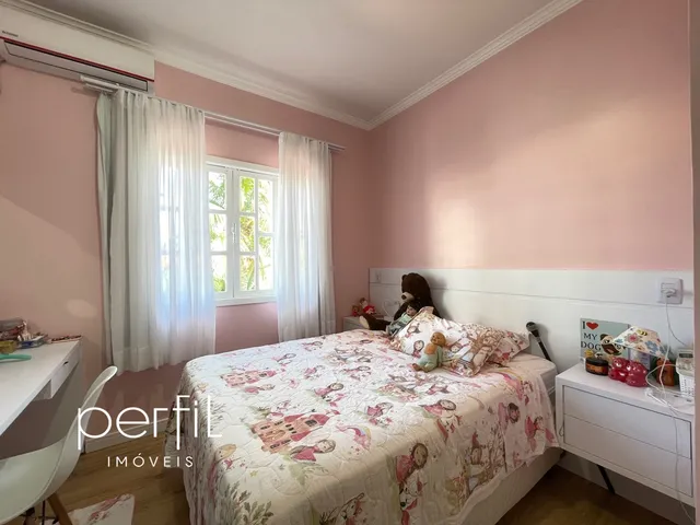Imagem 4: Casa à venda com 01 suíte e 02 dormitórios, 260m2 de área total, averbada, piscina e