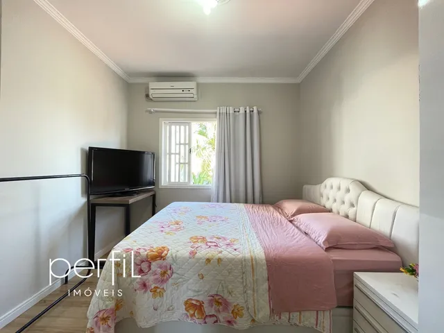 Imagem 8: Casa à venda com 01 suíte e 02 dormitórios, 260m2 de área total, averbada, piscina e
