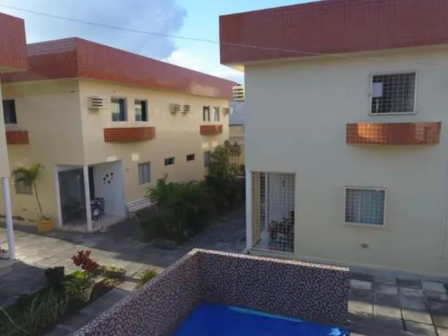 Imagem: A casa possui 4 Dormitórios, 1 Suíte, 2 Banheiros, 1 Vaga