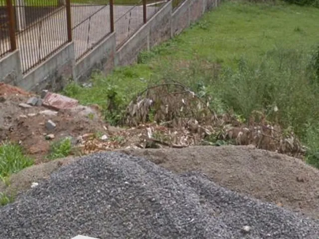 Imagem: Vende-Se Terreno no Centro de Araricá