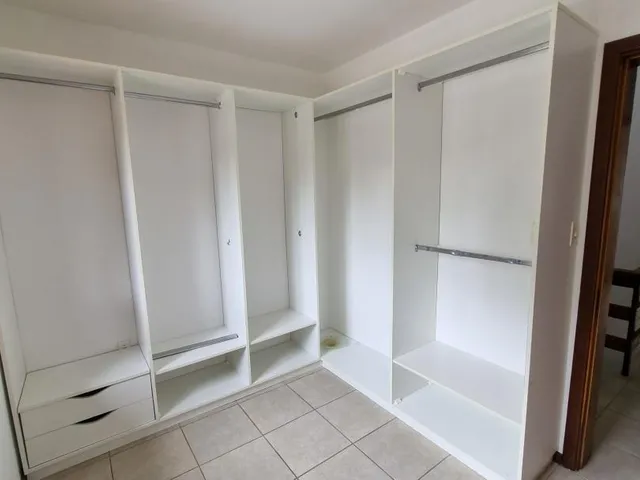 Imagem 2: Sobrado 3 Dormitórios, Suíte + Hidro, Sala com Lareira, Quiosque com Piscina!
