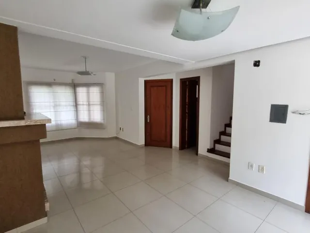 Imagem 13: Sobrado 3 Dormitórios, Suíte + Hidro, Sala com Lareira, Quiosque com Piscina!